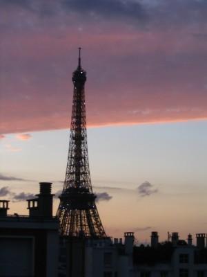 Crépuscule sur la Tour Eiffel