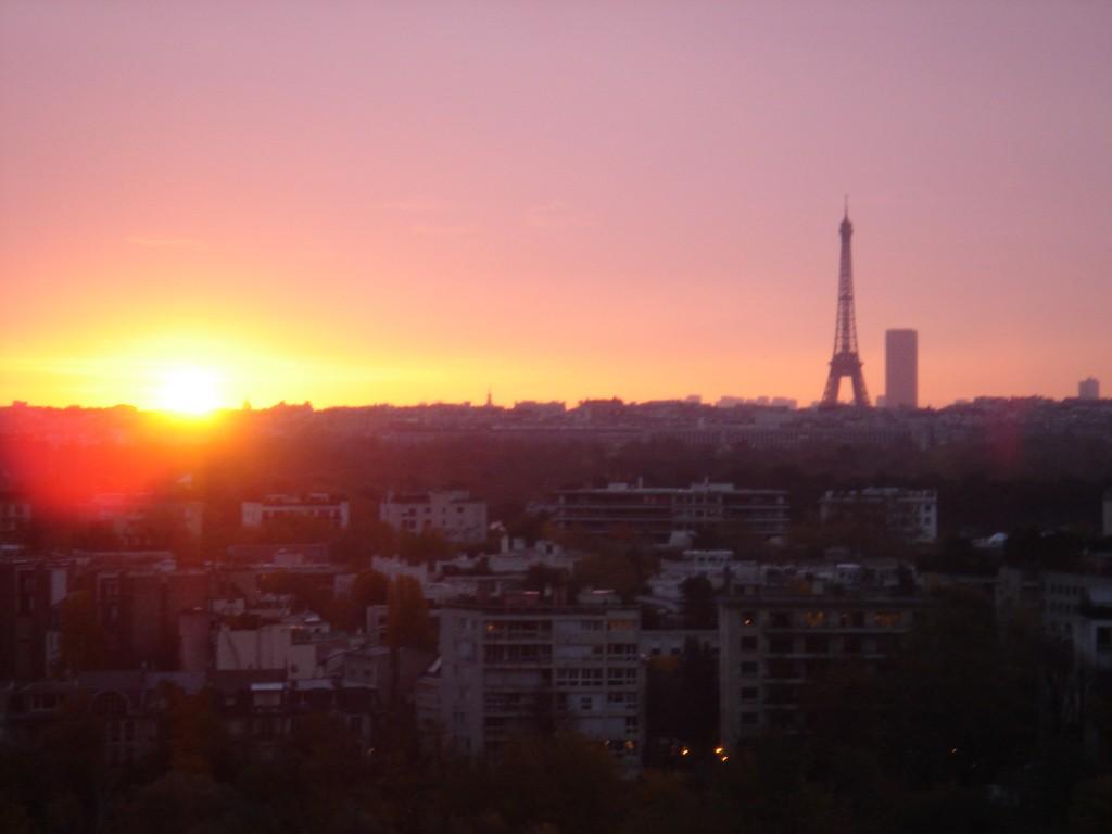 Levé de soleil et Tour Eiffel