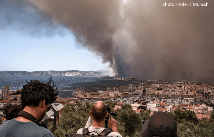Incendie majeur à Marseille : la seconde ville de France en proie aux flammes et à la fumée