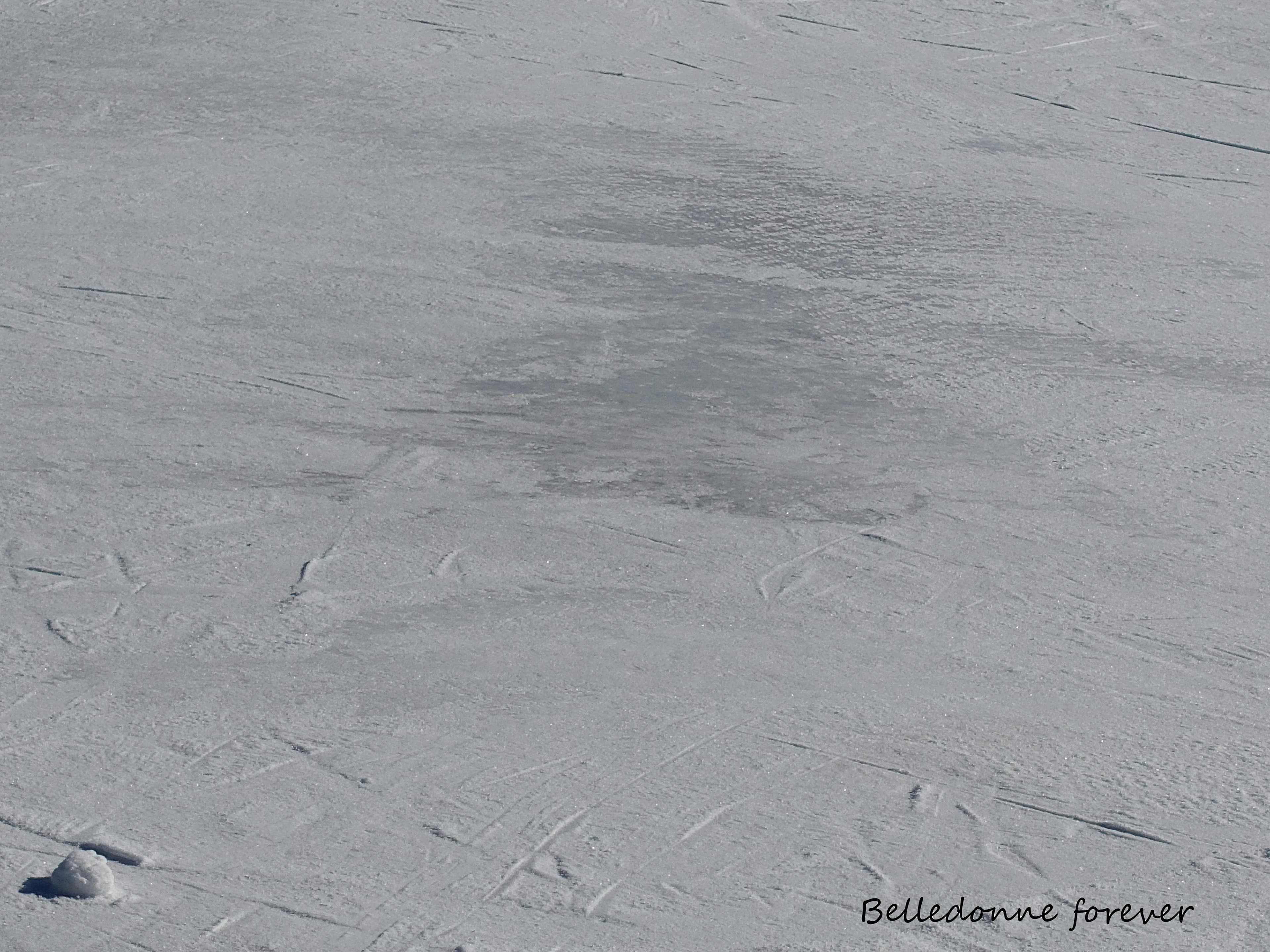 La pluie et le gel ont fait une couche de neige très dure chutes interdites  A.P.