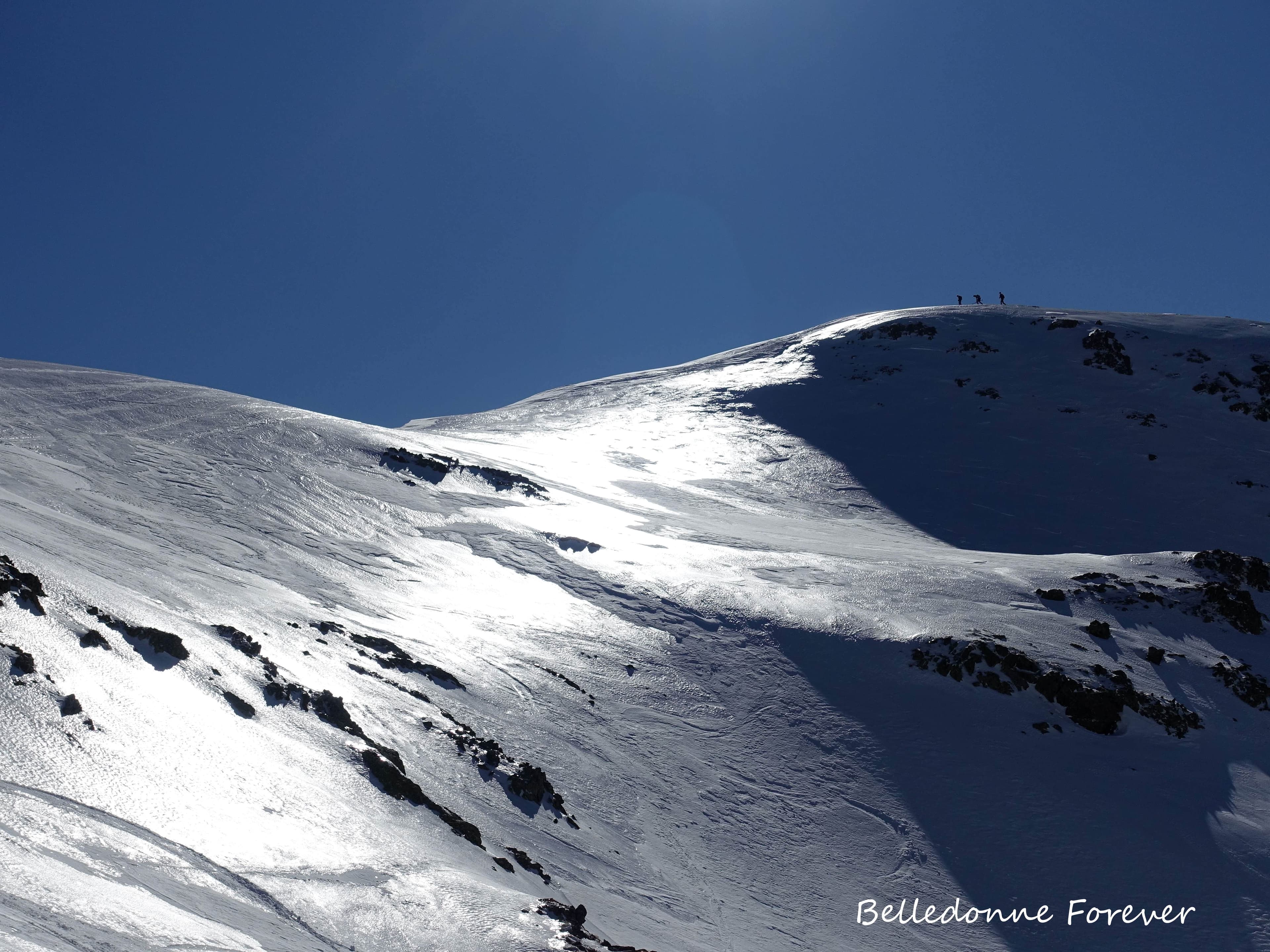 De la glace attention éviter les chutes sur les piste A.P.