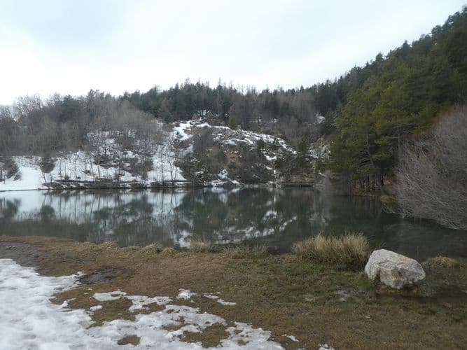 lac de St Apollinaire totalement dégagé de la glace habituelle