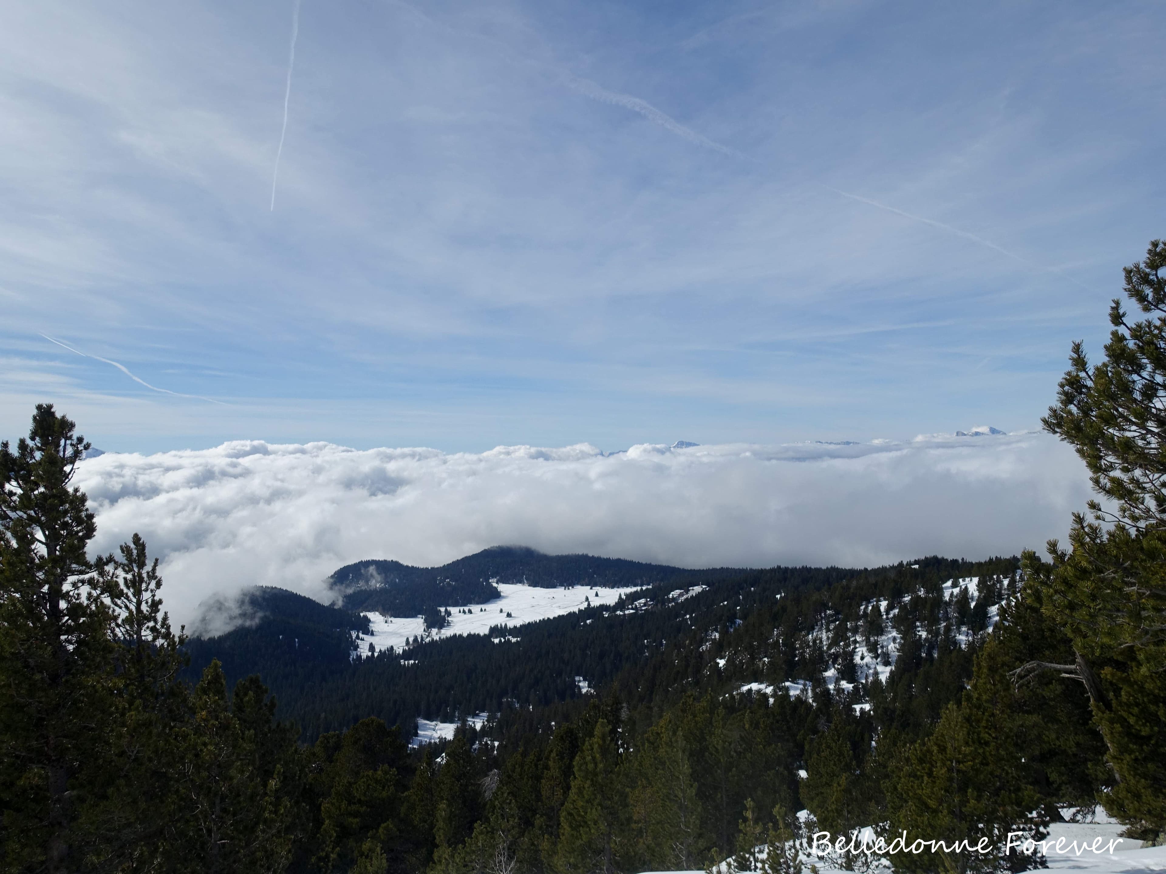 Les nuages attaquent le plateau de l'arsel A.P.