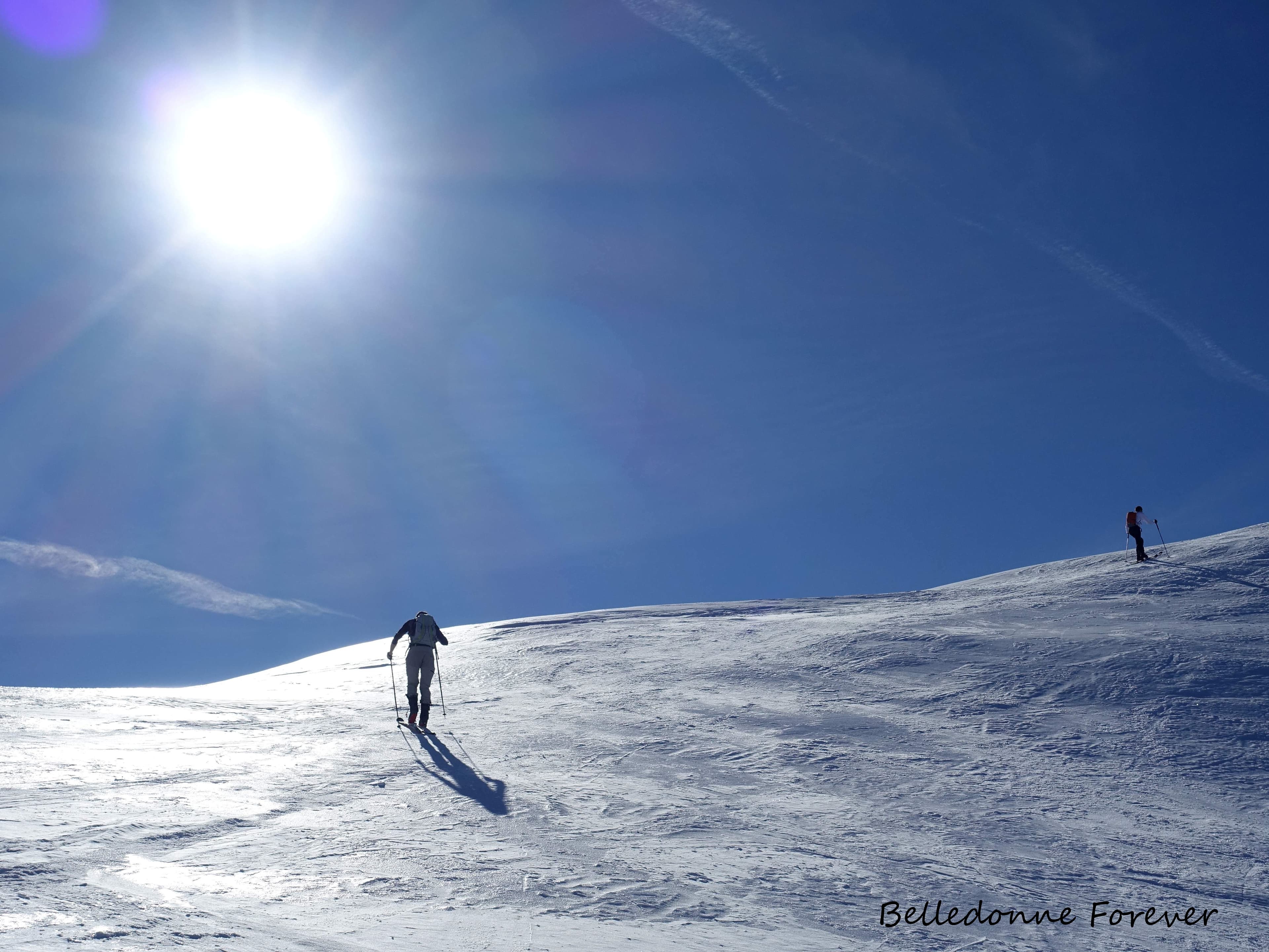 Glace vers les arrêtes et soupe en sud de la croix en bas des pistes chaud très chaud A.P.