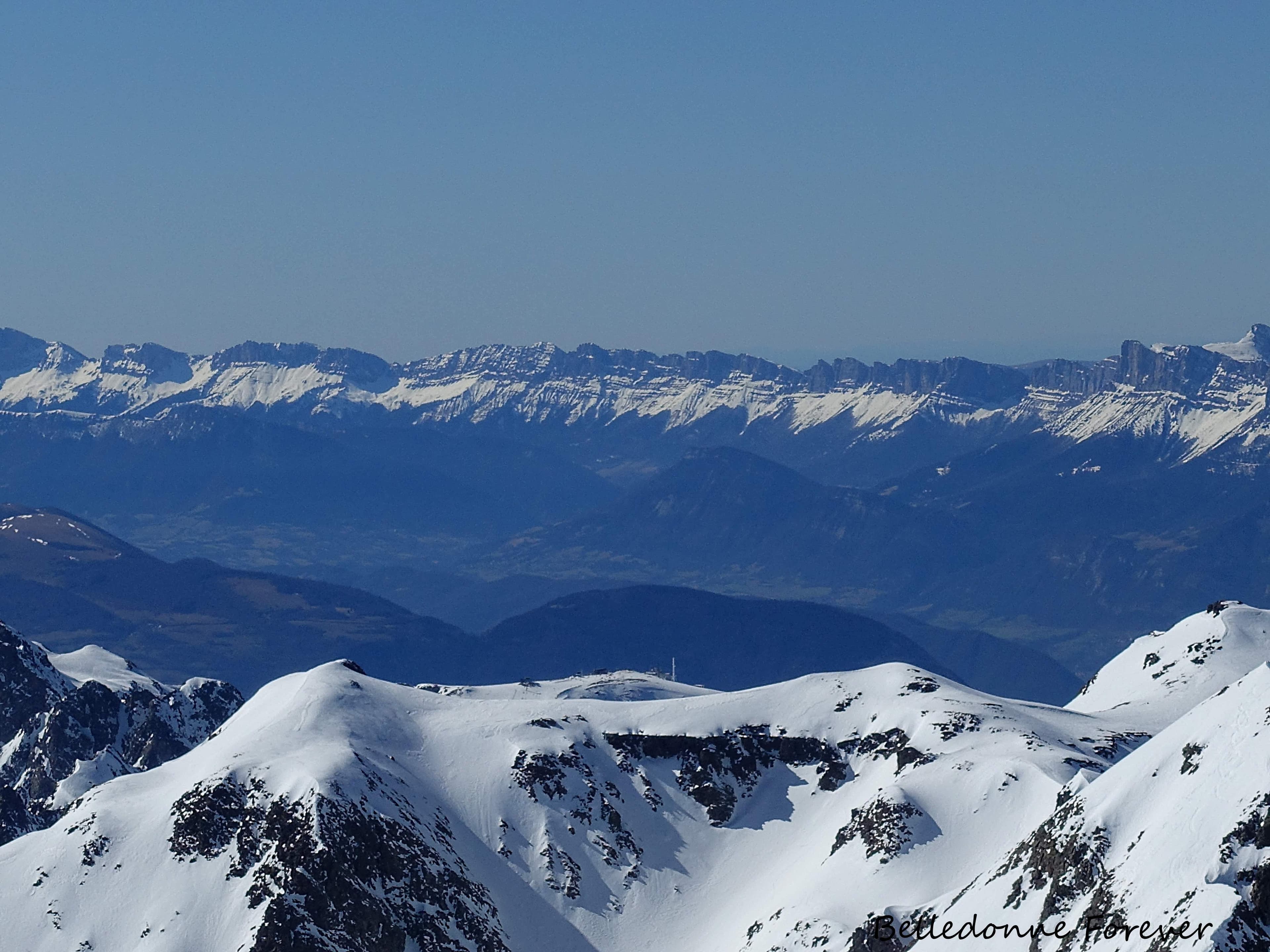 La croix de chamrousse vue de la croix de Belledonne A.P.