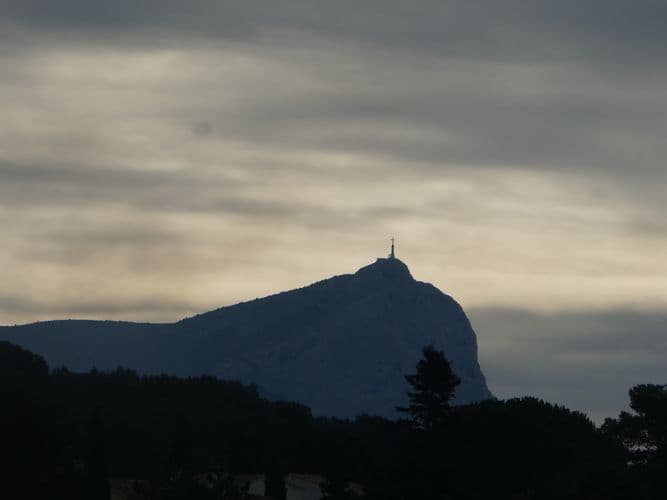 Sainte Victoire libérée des humains!
