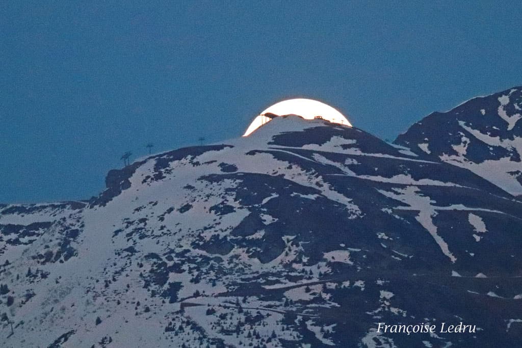 Lever de lune sur Belledonne - les 7 Laux