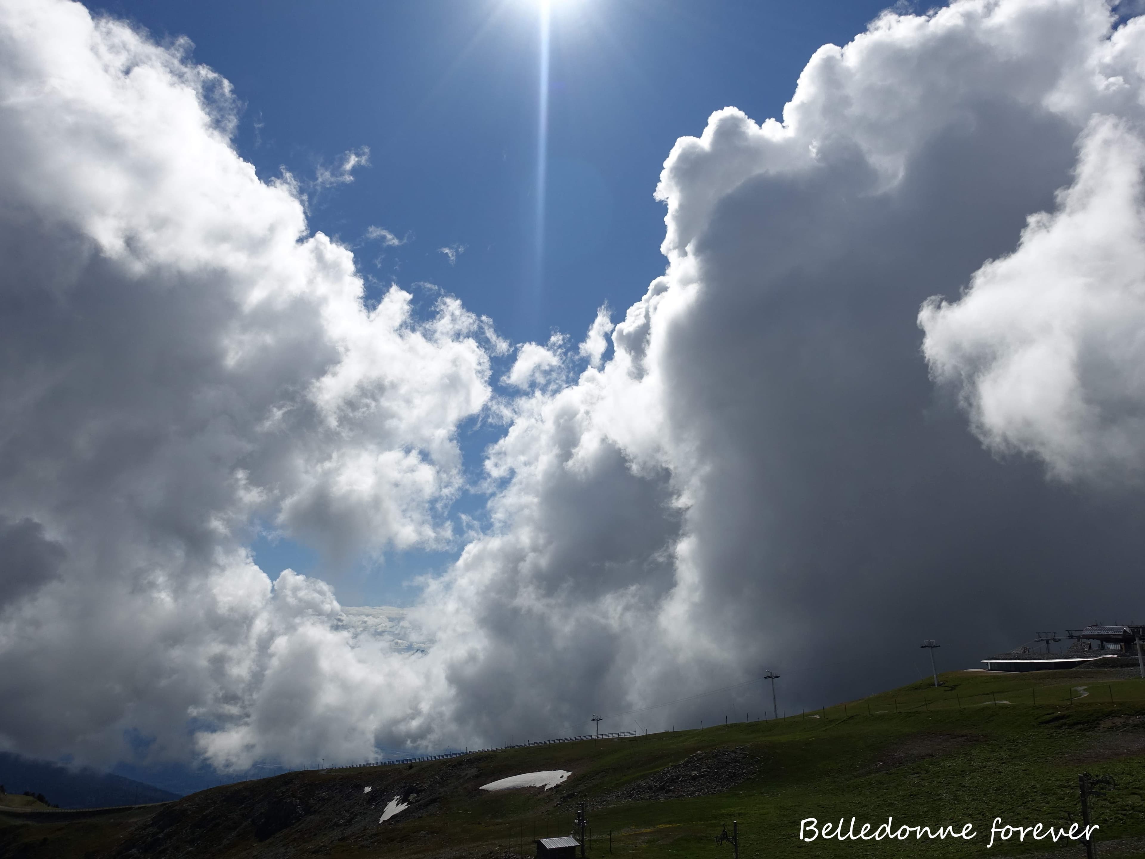 Ça bourgeonne, la goutte froide est toujours là pas chaud  à 2250 mA.P.