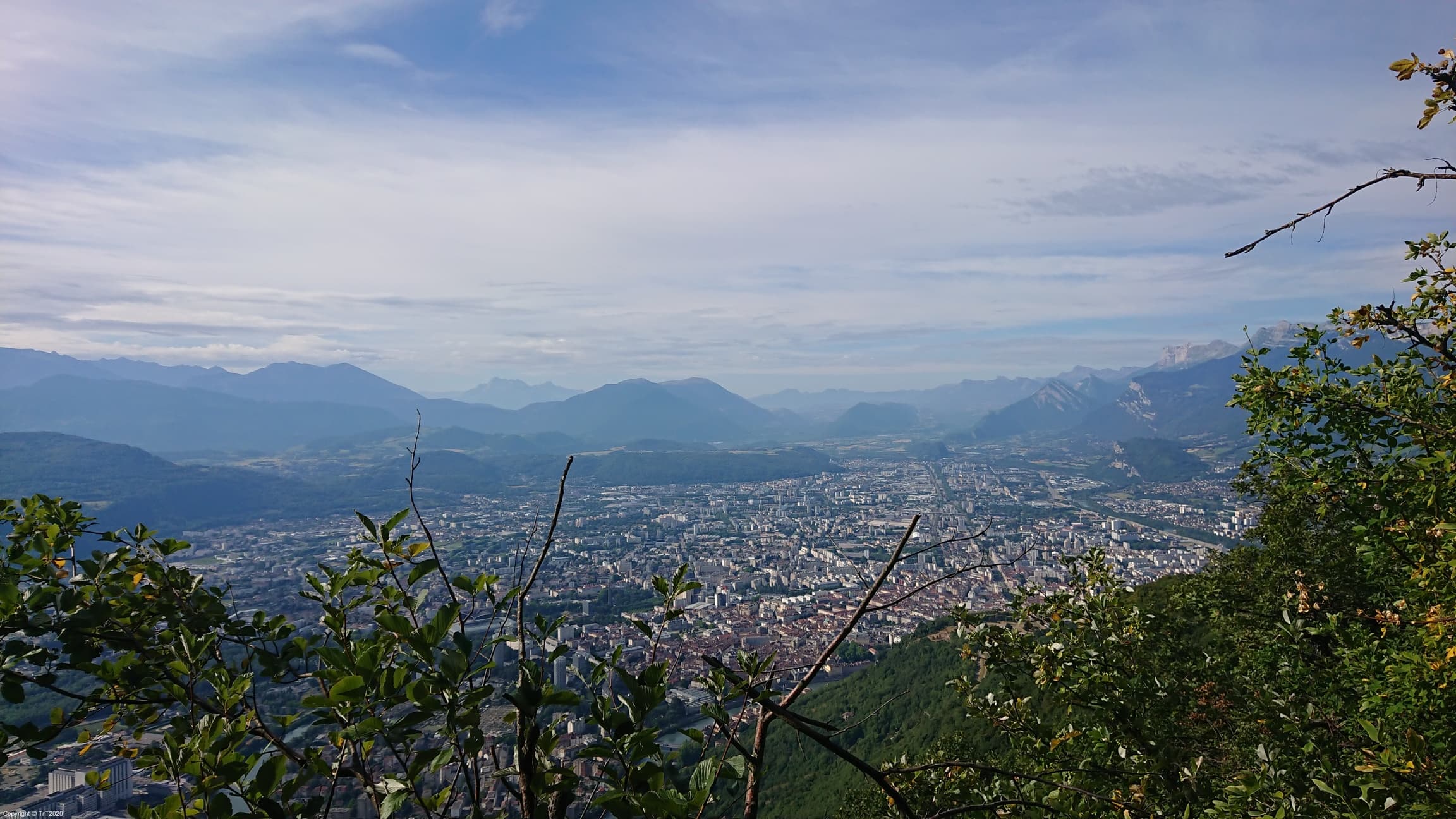Grenoble sous le soleil l'apres-midi