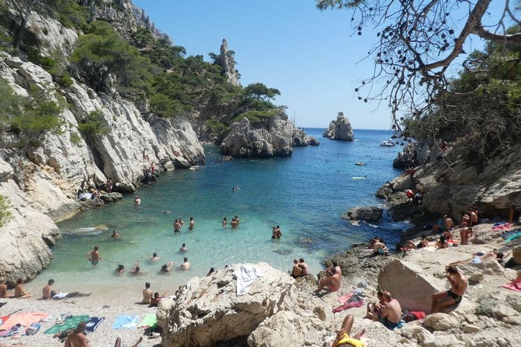 du monde à Sugiton!