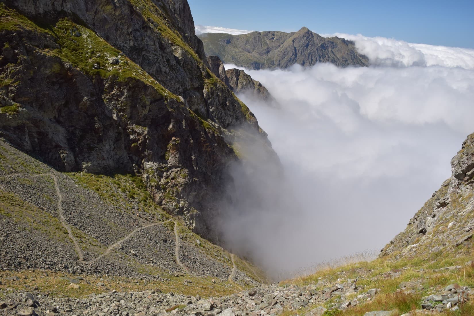 Mer de nuages tenace