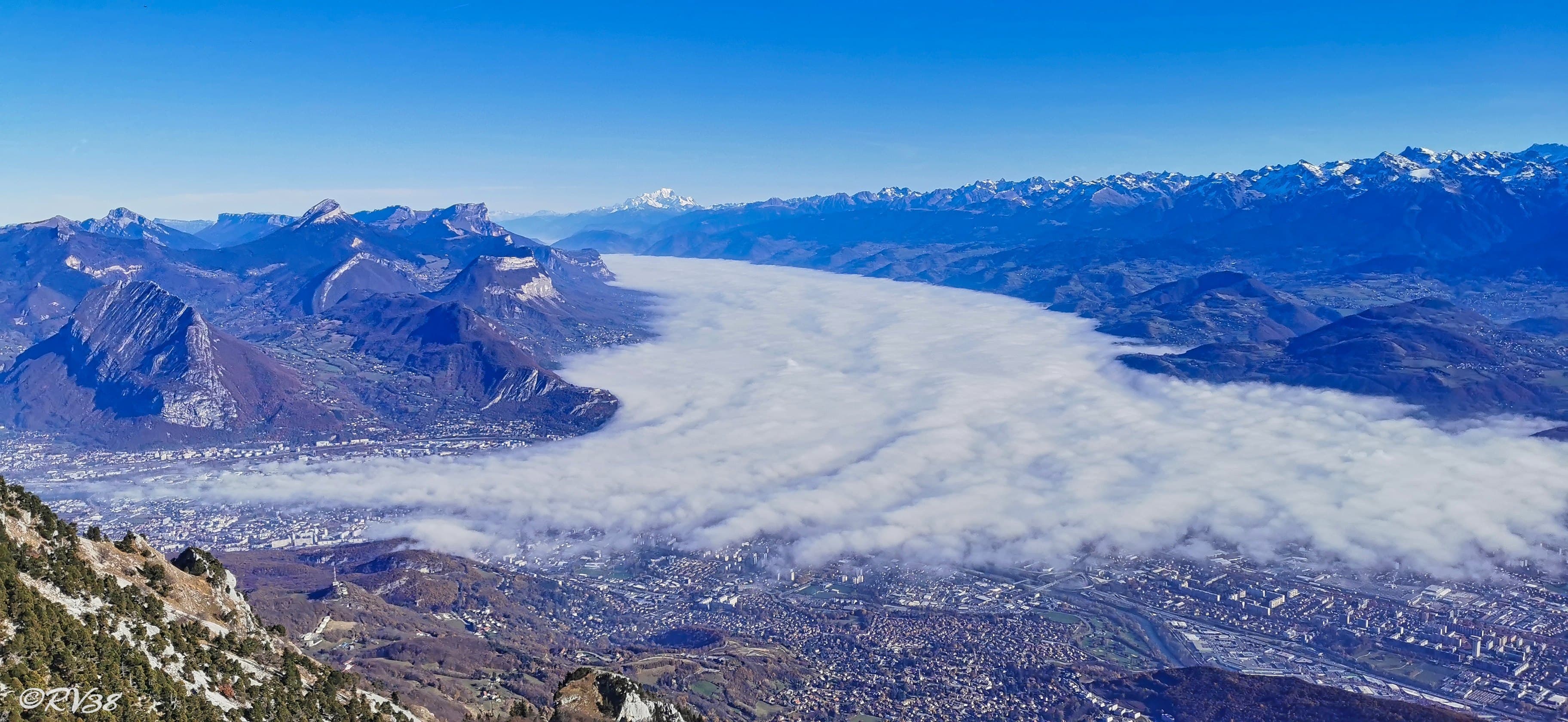 Nuages tenaces sur l'agglo grenobloise et la vallée du Grésivaudan