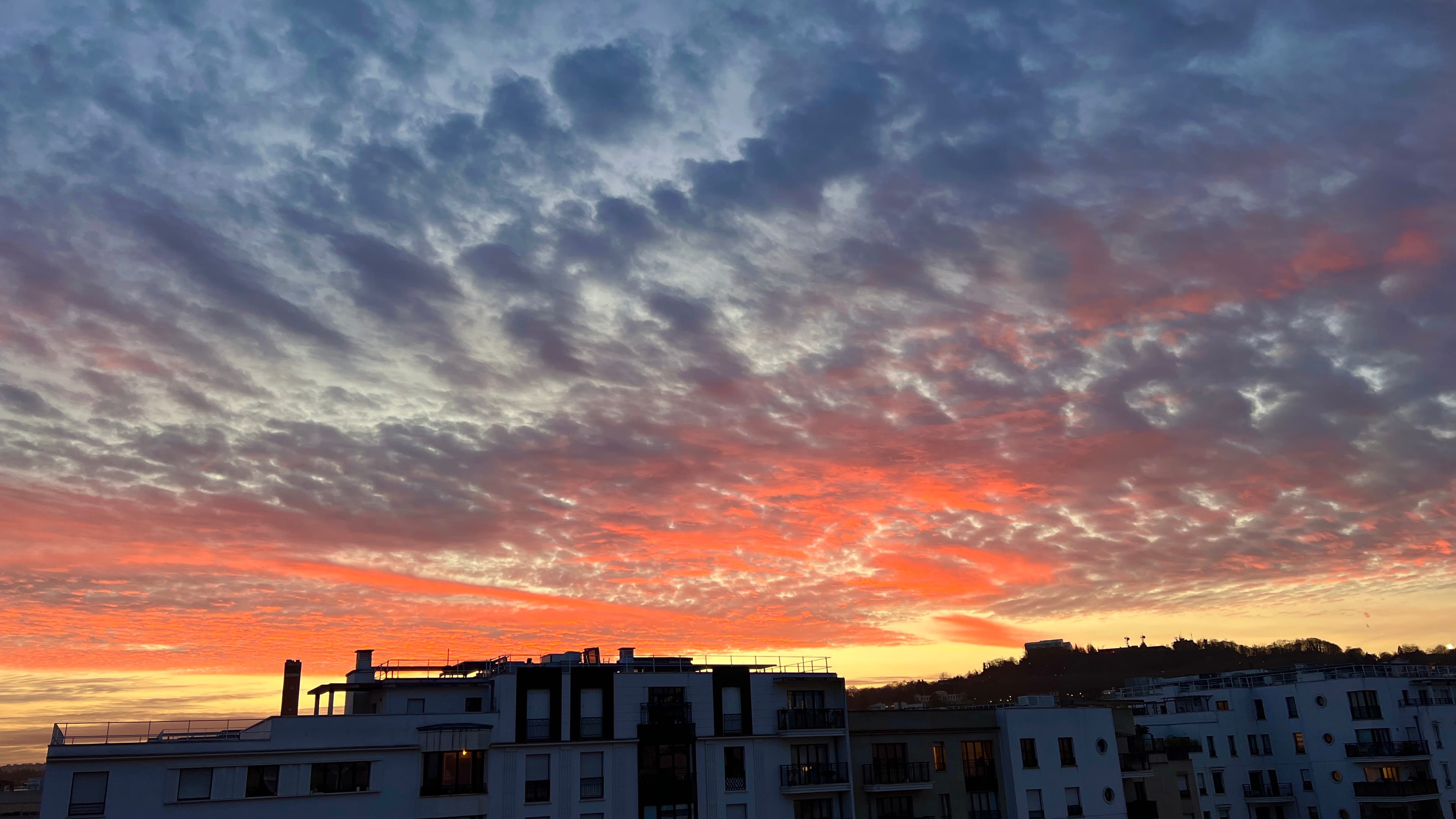 Nuages de feu au dessus du Mont Valérien