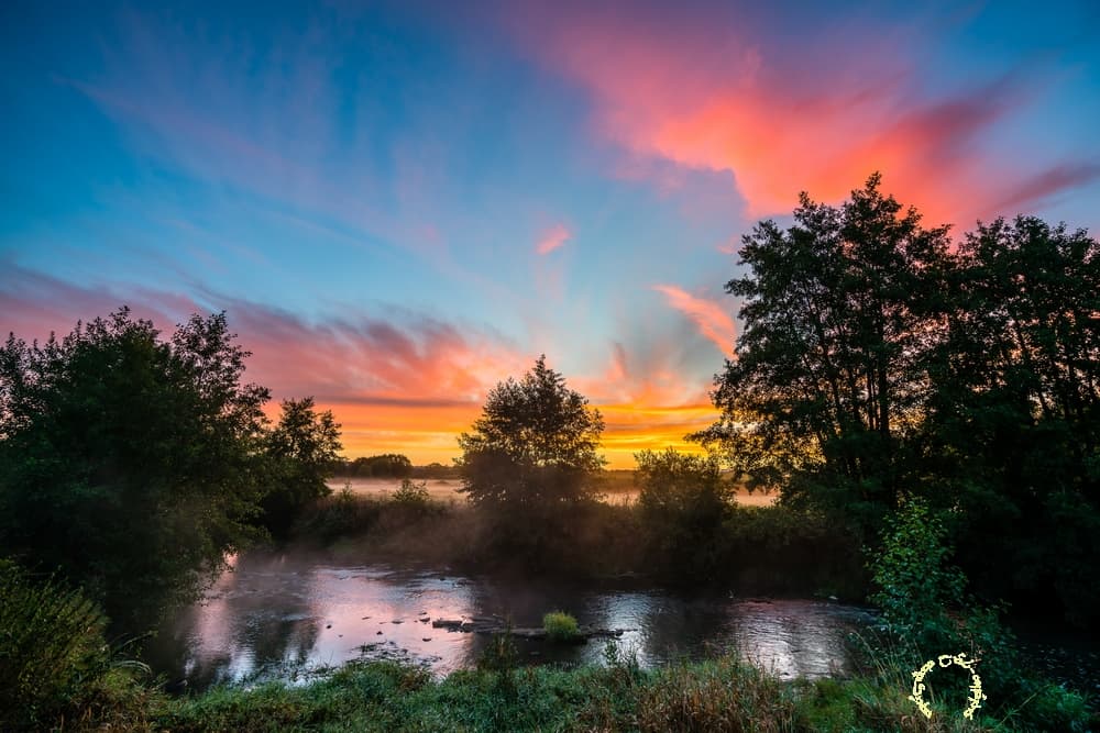 Les couleurs près de la rivière