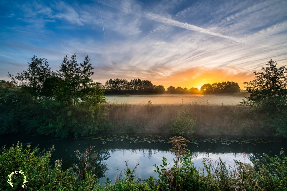 Lever au bord de la rivière