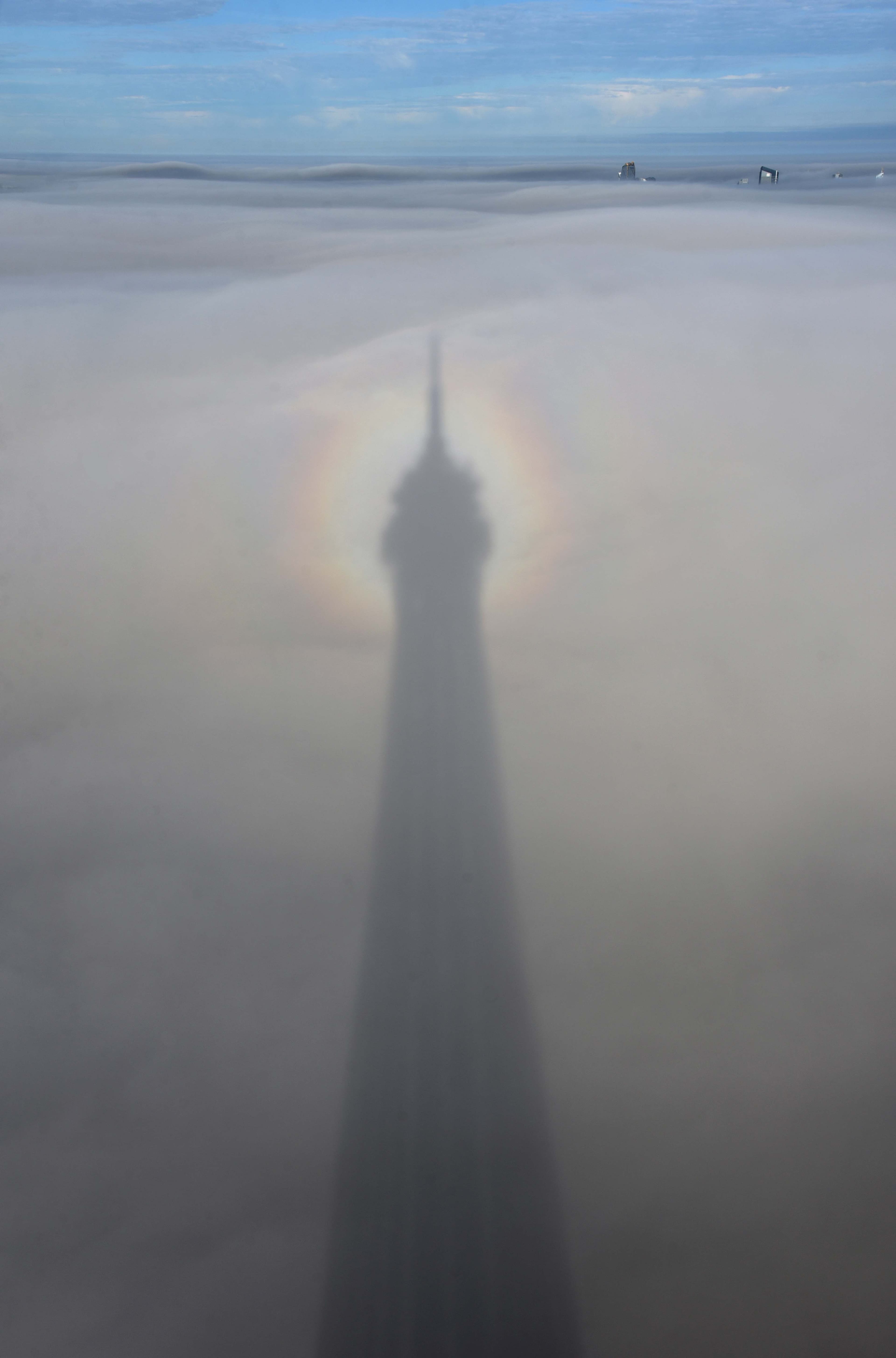 Spectre de Brocken de la Tour Eiffel -1