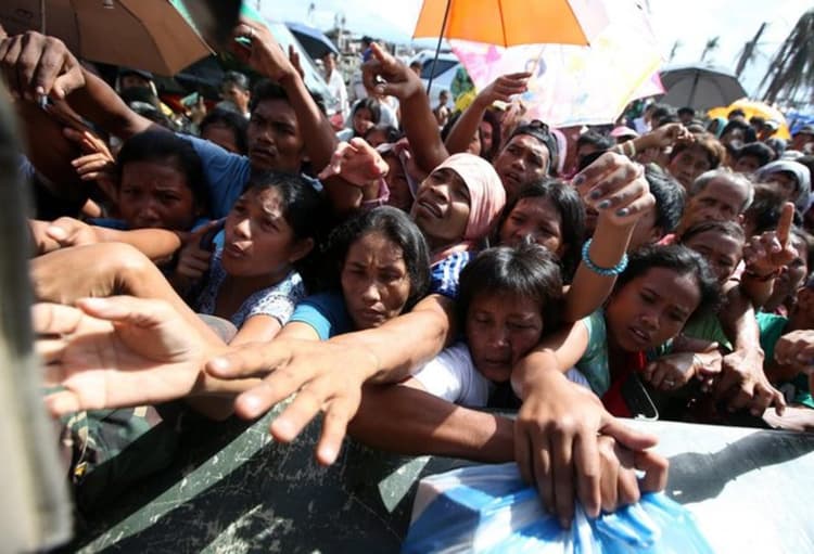 Image d'illustration pour Catastrophes en 2013 : Mousson indienne et cyclone Haiyan aux Philippines