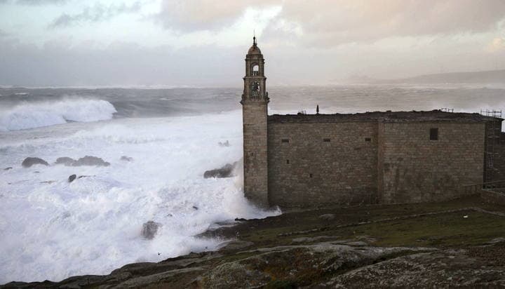Image d'illustration pour Vagues meurtrières sur les côtes atlantiques