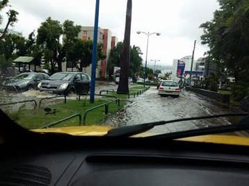 Image d'illustration pour La Réunion : des orages mais pas de cyclone Emeraude
