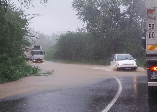 Image d'illustration pour Forte pluie pour le réveillon sur La Réunion