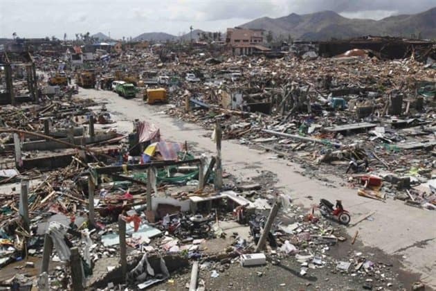 Image d'illustration pour Catastrophes en 2013 : Mousson indienne et cyclone Haiyan aux Philippines