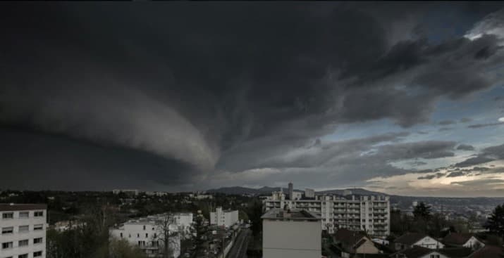 Image d'illustration pour Des orages de printemps de plus en plus forts