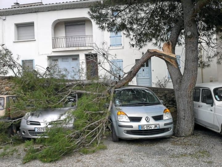 Image d'illustration pour La dépression Zissi provoque tempête, inondations, neige et avalanche