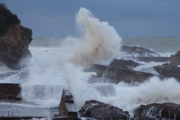 Image d'illustration pour Suivi de l'épisode de vagues, surcotes et submersions