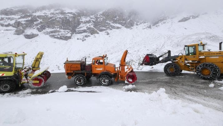 Image d'illustration pour Les grands cols des Alpes ouvrent malgré la neige